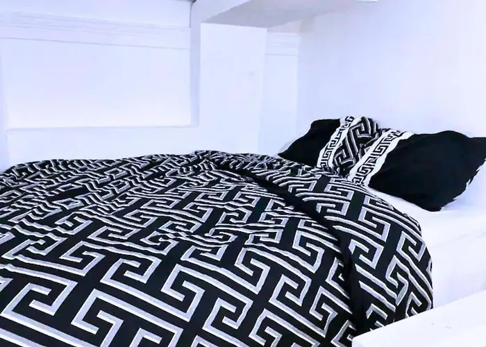 R4 Mezzanine Double Bed Balcony