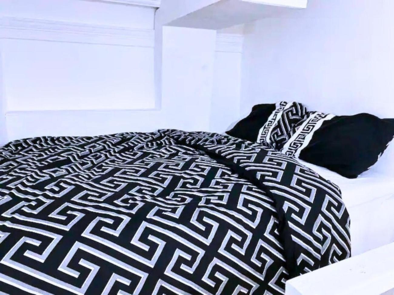 Appartement R4 Mezzanine Double Bed Balcony *